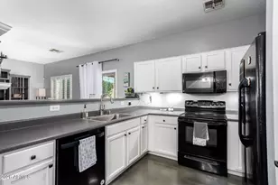 10643 N 70th Dr, Peoria, AZ 85345 - Photo 12