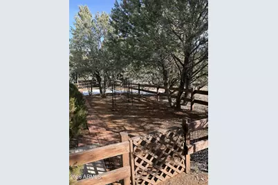 2237 W Country Club Drive, Overgaard, AZ 85933 - Photo 32