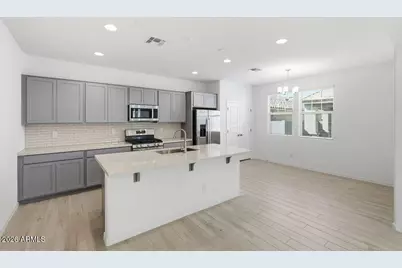 10022 W Piccadilly Road, Avondale, AZ 85392 - Photo 8