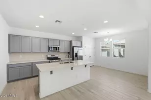 10022 W Piccadilly Rd, Avondale, AZ 85392 - Photo 8