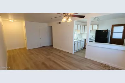 2557 W Rose Lane #204, Phoenix, AZ 85017 - Photo 2