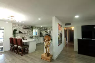 1011 W Elna Rae St, Tempe, AZ 85281 - Photo 4