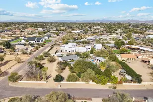 6602 E Paradise Dr, Scottsdale, AZ 85254 - Photo 2