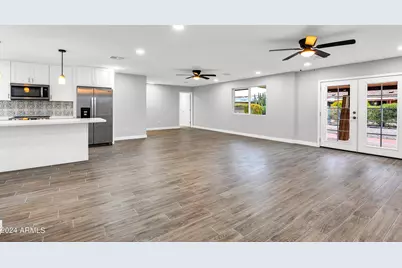 10602 W Cumberland Drive, Sun City, AZ 85351 - Photo 4