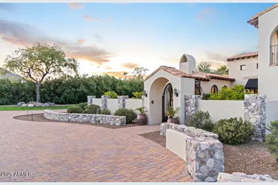 8243 N Mockingbird Lane, Paradise Valley, AZ 85253 - Photo 1