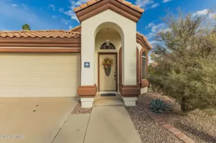 517 S Paradise Dr, Gilbert, AZ 85233 - Photo 4