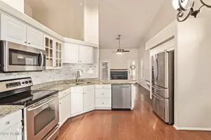 517 S Paradise Dr, Gilbert, AZ 85233 - Photo 16