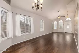 517 S Paradise Dr, Gilbert, AZ 85233 - Photo 8