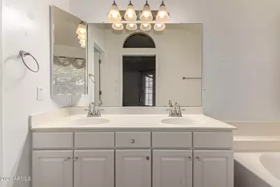 517 S Paradise Drive, Gilbert, AZ 85233 - Photo 22