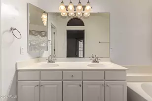 517 S Paradise Dr, Gilbert, AZ 85233 - Photo 22