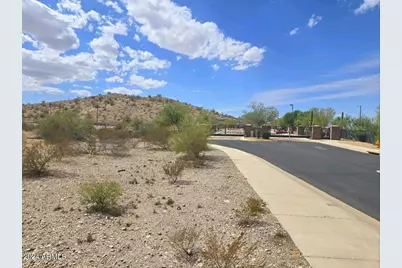 17741 W Estes Way #31, Goodyear, AZ 85338 - Photo 2