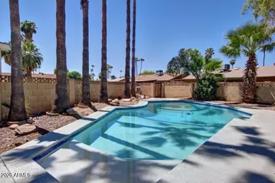 417 E Greenway Drive, Tempe, AZ 85282 - Photo 2