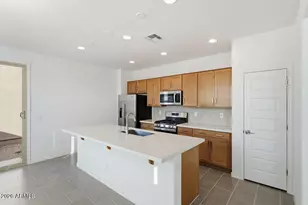 10056 W Piccadilly Rd, Avondale, AZ 85392 - Photo 6