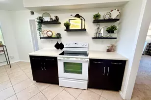 10966 W Coggins Dr, Sun City, AZ 85351 - Photo 10