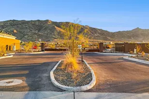 10038 S 23rd Ln, Phoenix, AZ 85041 - Photo 10