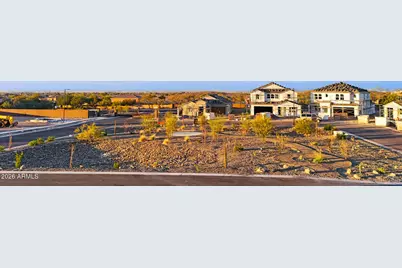 10038 S 23rd Lane, Phoenix, AZ 85041 - Photo 12