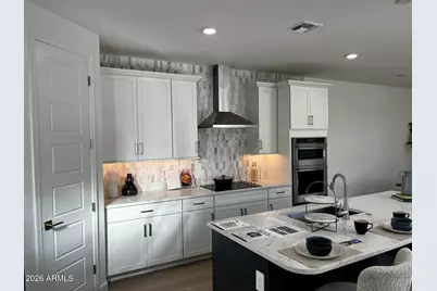 10038 S 23rd Lane, Phoenix, AZ 85041 - Photo 2