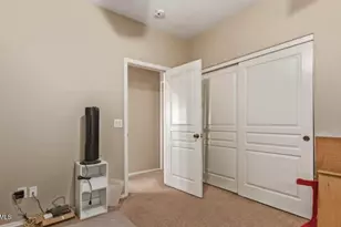 2531 W Lynne Ln W, Phoenix, AZ 85041 - Photo 6