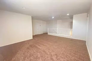 2036 W Quick Draw Way, San Tan Valley, AZ 85144 - Photo 10