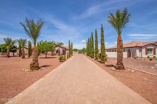 18654 W Solano Dr, Litchfield Park, AZ 85340 - Photo 10