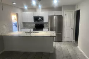 5406 S Hazelton Ln, Tempe, AZ 85283 - Photo 2