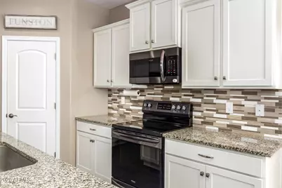 26026 N 138th Lane, Peoria, AZ 85383 - Photo 8