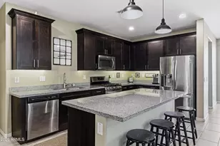 3710 E Branham Ln, Phoenix, AZ 85042 - Photo 10