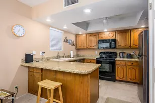 12212 N Paradise Vlg Pkwy S, Phoenix, AZ 85032 - Photo 4