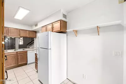 1718 S Longmore -- #13, Mesa, AZ 85202 - Photo 4