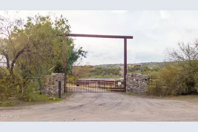002 S Everett Bowman Roads #-, Wickenburg, AZ 85390 - Photo 2