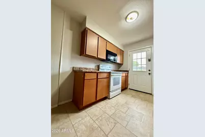 825 E 5th Street #B, Mesa, AZ 85203 - Photo 6