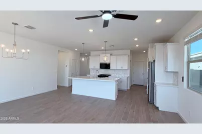 15809 W Gray Fox Trail, Surprise, AZ 85387 - Photo 4