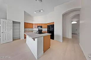 4315 E Redwood Ln, Phoenix, AZ 85048 - Photo 6