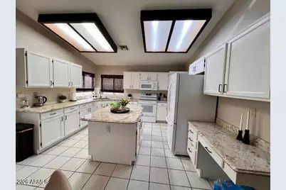 7633 W Kristal Way, Glendale, AZ 85308 - Photo 10