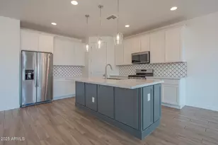 13411 W Lariat Ln, Peoria, AZ 85383 - Photo 2