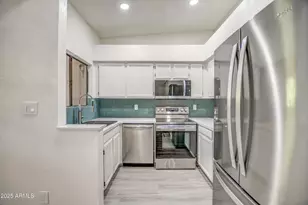 7300 N Dreamy Draw Dr, Phoenix, AZ 85020 - Photo 16