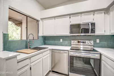 7300 N Dreamy Draw Drive #202, Phoenix, AZ 85020 - Photo 18