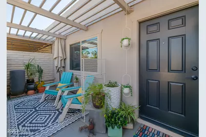 8145 N Central Avenue #17, Phoenix, AZ 85020 - Photo 1
