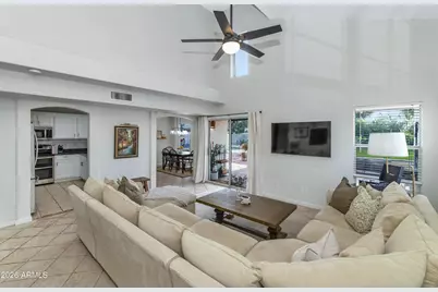 3021 E Wahalla Lane, Phoenix, AZ 85050 - Photo 2