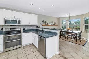 3021 E Wahalla Ln, Phoenix, AZ 85050 - Photo 8