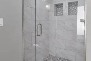 8462 E San Bernardo Dr, Scottsdale, AZ 85258 - Photo 18