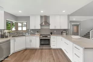 8462 E San Bernardo Dr, Scottsdale, AZ 85258 - Photo 6