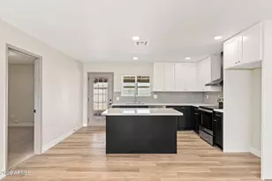 3556 E Helena Dr, Phoenix, AZ 85032 - Photo 10