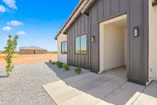 28243 N 220th Dr, Wittmann, AZ 85361 - Photo 4