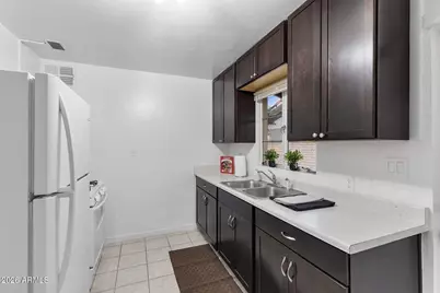 5702 W Vista Avenue, Glendale, AZ 85301 - Photo 32