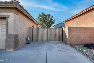 10841 W Angels Lane, Peoria, AZ 85373 - Photo 6