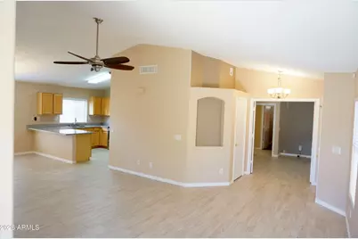 3033 E Hononegh Drive, Phoenix, AZ 85050 - Photo 2