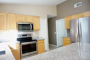 3033 E Hononegh Dr, Phoenix, AZ 85050 - Photo 10