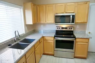 3033 E Hononegh Dr, Phoenix, AZ 85050 - Photo 12