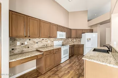 9041 W Escuda Drive, Peoria, AZ 85382 - Photo 10